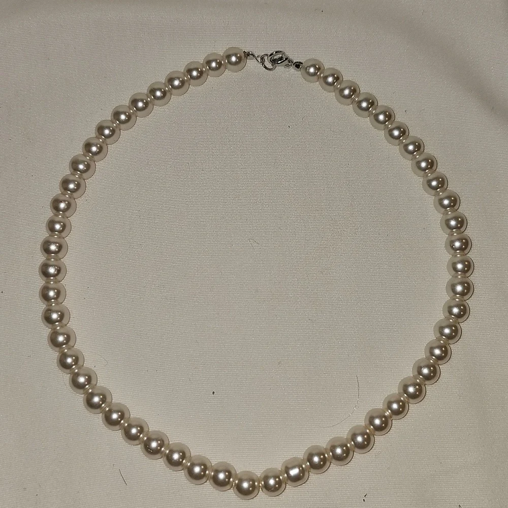 Curly Black (gray) Wig with Pink Hair Rollers, Eyeglasses, Necklace NWOT - Picture 14 of 15